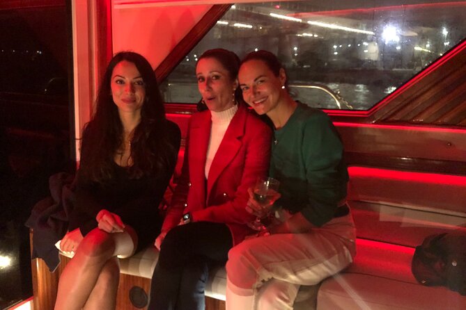 Private Yacht Voyage : Music, Wine & Snacks for Groups - A private view of Istanbul from the Bosphorus