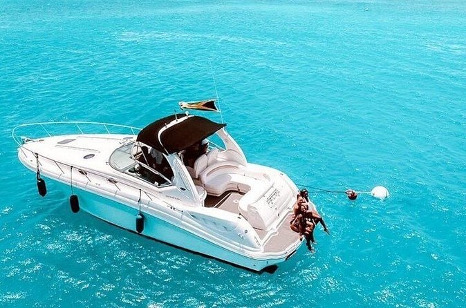 Private Yacht with snorkelling from Montego Bay - Food, drinks, and the value of staying onboard