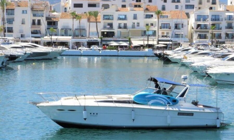 PUERTO BANUS: YACHT RENTAL FOR GROUP 2H - What this Puerto Banús yacht trip is really like