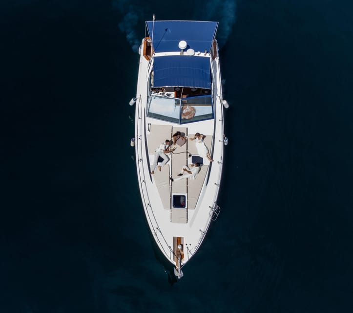 PUERTO BANUS: YACHT RENTAL FOR GROUP 2H - Finding the boat at Dock 4