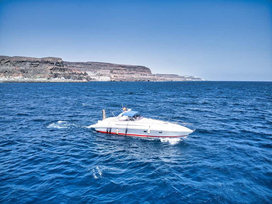 Puerto de Mogán: Private yacht for up to 9 people - The boat, crew, and safety details