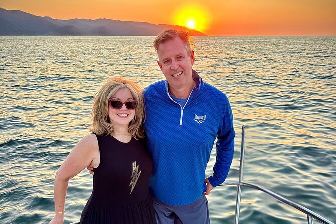 Puerto Vallarta: Luxury Yacht Sunset Cruise with Premium Open Bar - A small yacht makes a big difference