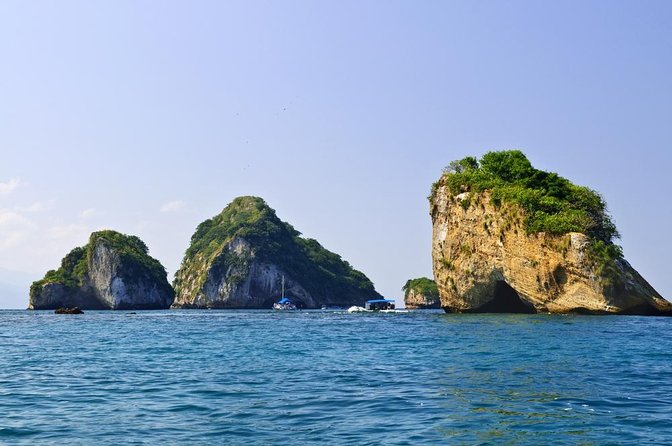 Puerto Vallarta: Private Luxury Yacht Sunset Cruise with Open Bar - Key details before you book