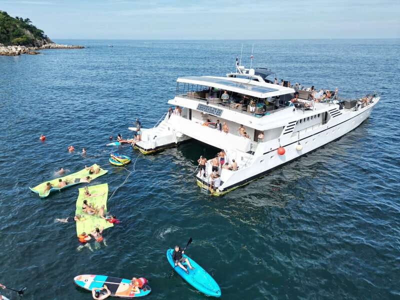 Puerto Vallarta: Yelapa Mega Yacht Cruise - A yacht day with a clear party personality
