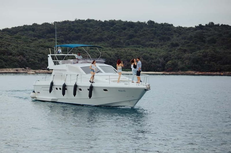 Pula: Half or Full day boat tour on yacht with skipper - What kind of boat day is this?