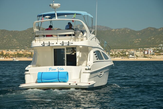 Pura Vida Yacht 42 FT with all inclusive service in Cabo - Medano Beach gives you a flexible middle hour