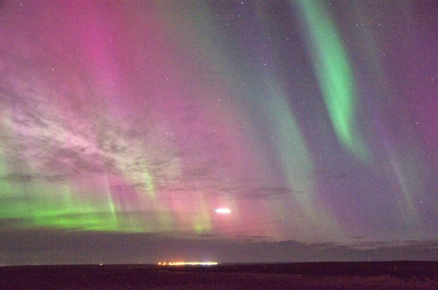 Reykjavík: New Year's Eve Northern Lights Yacht Cruise - Searching for Northern Lights from the yacht