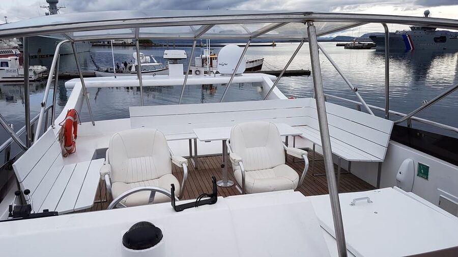Reykjavík: New Year's Eve Northern Lights Yacht Cruise - Who should book this cruise?