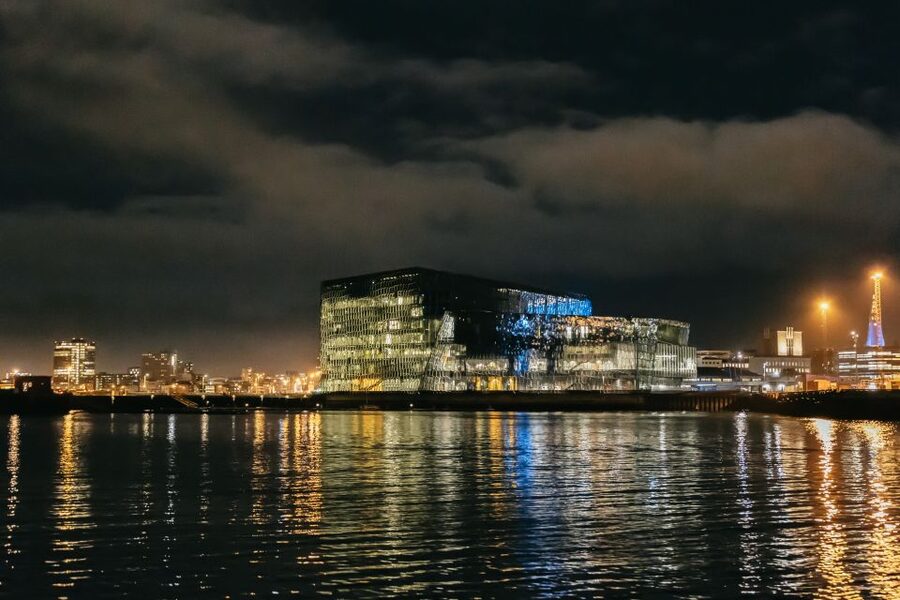 Reykjavik: Northern Lights Yacht Tour - How cold is the open deck?