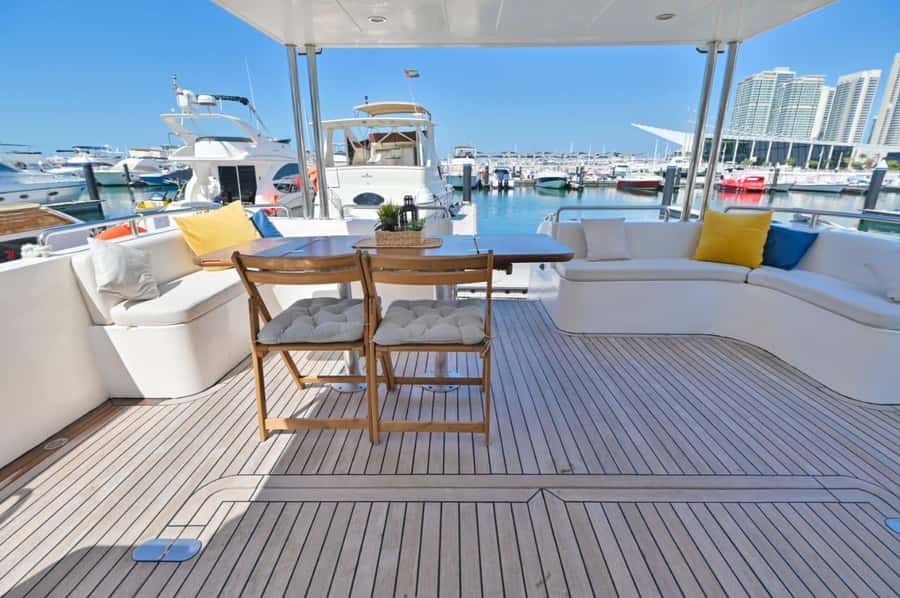 Romantic Dinner on Private Yacht - What dinner is likely to include