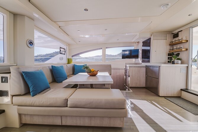 Royal Charters: The Premier Yacht Charter in Costa Rica - Stopping at a secluded beach