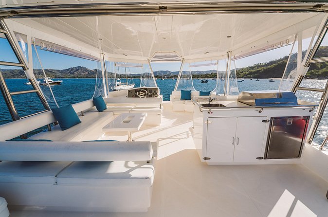 Royal Charters: The Premier Yacht Charter in Costa Rica - How the crew handles comfort and service
