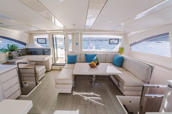 Royal Charters: The Premier Yacht Charter in Costa Rica - Trolling for mahi or tuna along the coast