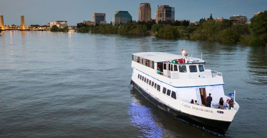 Sacramento: New Year's Eve Rock the Yacht Cruise - Practical tips for a smoother evening