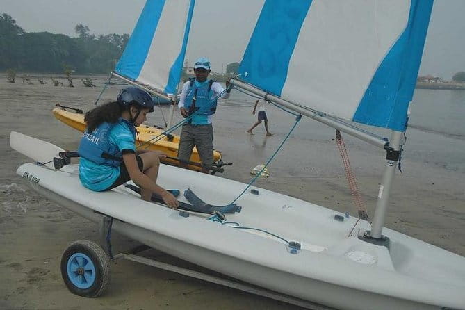 Sailing Experience in Mumbai on Mid Size Yacht - Personalize the Sail With Music and Food