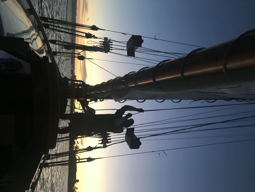 San Diego: Classic Yacht Sailing Experience - Drinks, snacks, and the practical comfort level