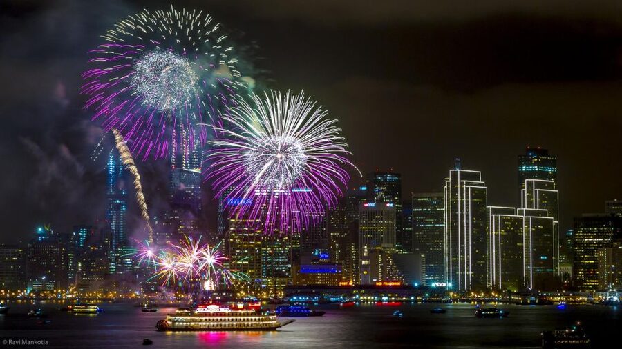 San Francisco: Empress Yacht July 4th Fireworks Party Cruise - What the $239 ticket really buys you