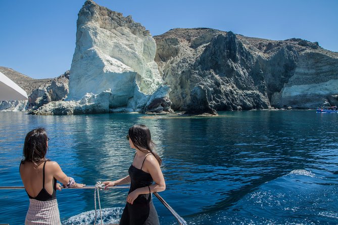 Santorini: Motor Yacht Day Cruise with 5-Course Lunch - A 30-minute stop at Santorini Volcano