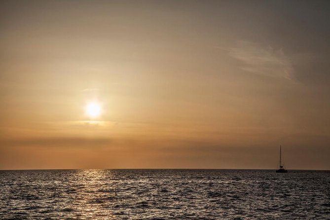 Santorini: Motor Yacht Sunset Cruise with 5-Course Dinner - Five courses with a view