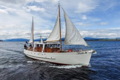 Scenic Cruise & Guided Walk on Historic Motor Yacht Lake Te Anau