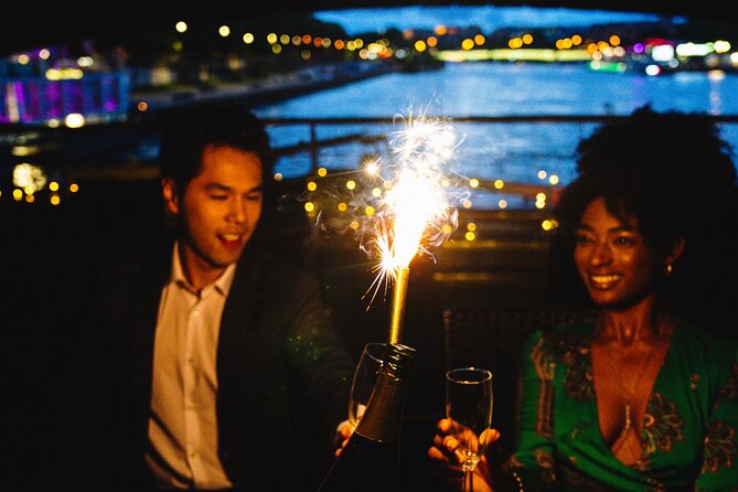 Seine River Dinner Cruise with Live Singer by VIP Yacht de Paris - Wine, champagne, and the cost of extras