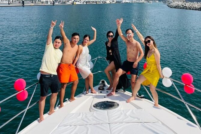 Shared Yacht Tour in Dubai Marina - Bluewaters and the city from the water