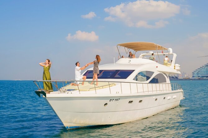 Shared Yacht Tour in Dubai Marina - Leaving from Dubai Marina