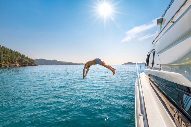 Small group tour by premium yacht to Elaphite Islands - Koločep: blue caves and Donje Čelo