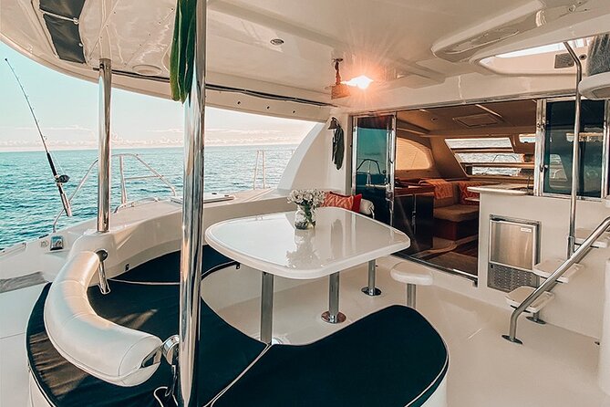 Small Group Yacht Sunset Cruise from Oahu - The hosted bar is a real part of the value