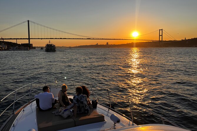 Small Group Yacht Tour With Unlimited Wine, Fruits & Mixed Nuts - Why a short yacht ride works so well in Istanbul