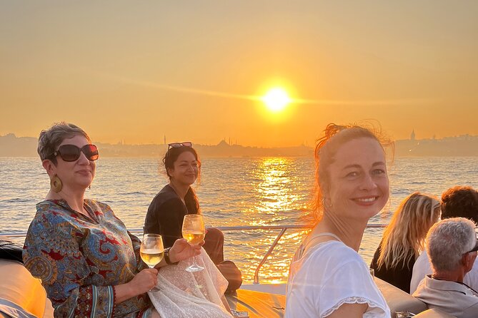 Small Group Yacht Tour With Unlimited Wine, Fruits & Mixed Nuts - Beylerbey Palace and the Asian side