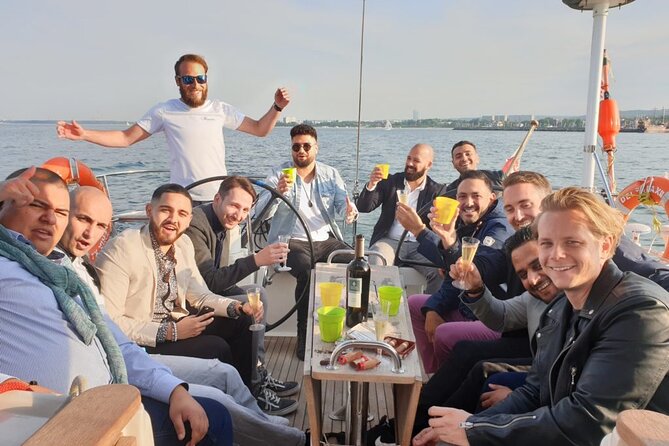 Sopot: Yacht Cruise Around the Bay with Welcome Drink - A 50 to 105 minute sail with no fixed sightseeing script
