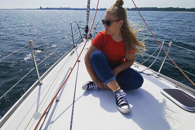Sopot Yacht Cruise Around the Bay with Welcome Drink - Group size, comfort, and access