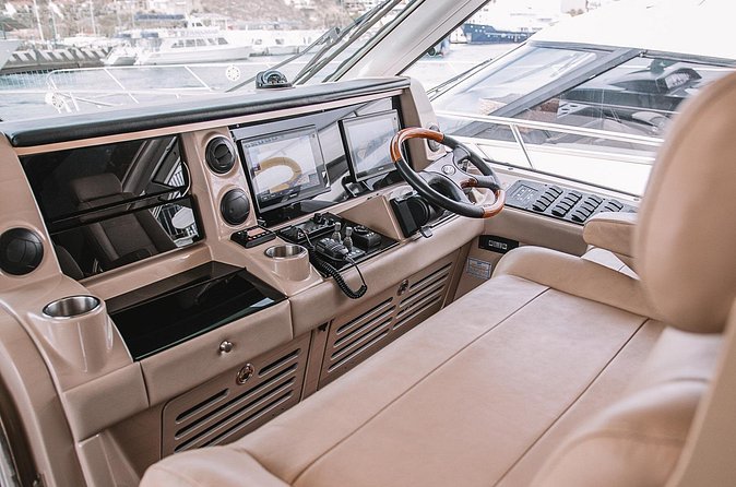 Steel Aweigh 65ft Sea Ray Yacht Rental - The crew makes the difference