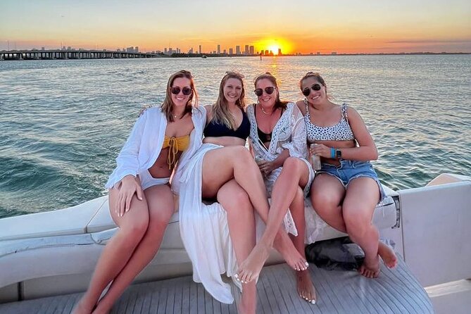 Sunset and Night Cruise of the Miami Bay Skyline on a Yacht - Why Miami’s skyline works best after sunset