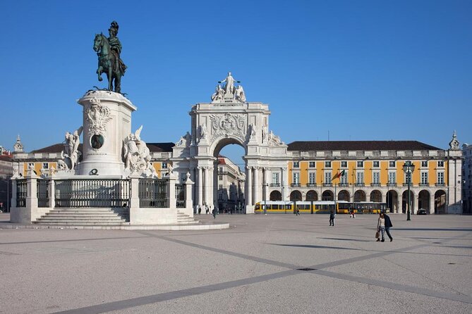Sunset Cruise Lisbon | VIP Yacht Lisbon Party - Key points to know before booking