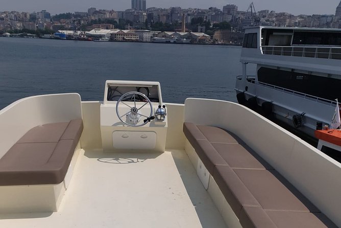 Sunset Cruise on Luxury Yacht in Istanbul Bosphorus - Beylerbeyi Palace and Maiden’s Tower