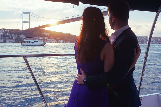 Sunset / Noon Bosphorus Cruise by Private Yacht - Maidens Tower and Istanbuls old skyline