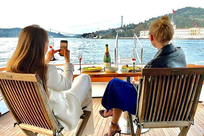 Sunset or Daytime Istanbul Guided Luxury Yacht Cruise with Snacks - Anadolu Hisarı and Beylerbeyi Palace