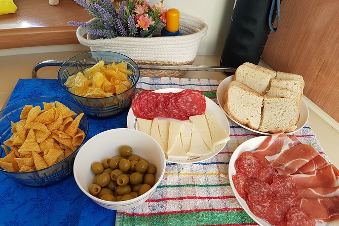 Sunset yacht ride in Barcelona + snacks and drinks - Timing, transport, and weather concerns