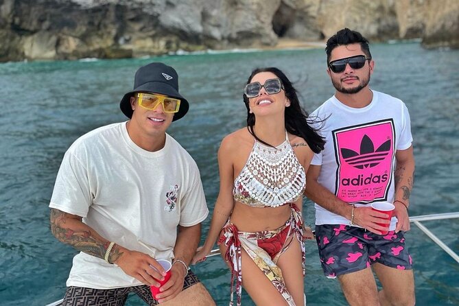 The Finest Private Yacht Experience in Cabo - Meeting the yacht at B Dock