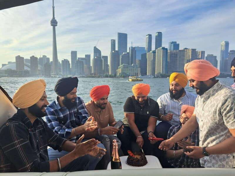 Toronto: Private Luxury Yacht Sightseeing Cruise & Prosecco - Is $109 per person a fair price?