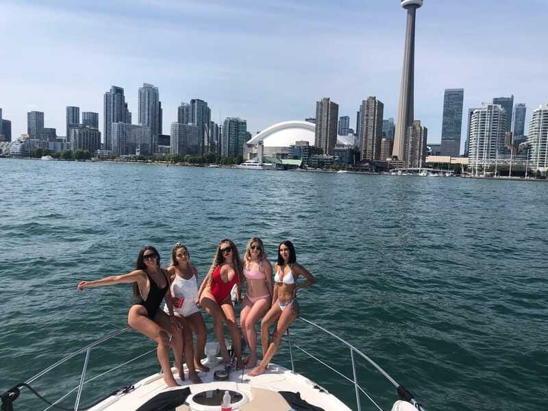 Toronto: Private Luxury Yacht Sightseeing Cruise & Prosecco - Who should book this Toronto yacht cruise?
