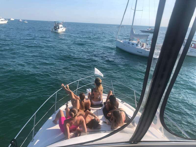 Toronto: Private Luxury Yacht Sightseeing Cruise & Prosecco - Practical details that affect your decision