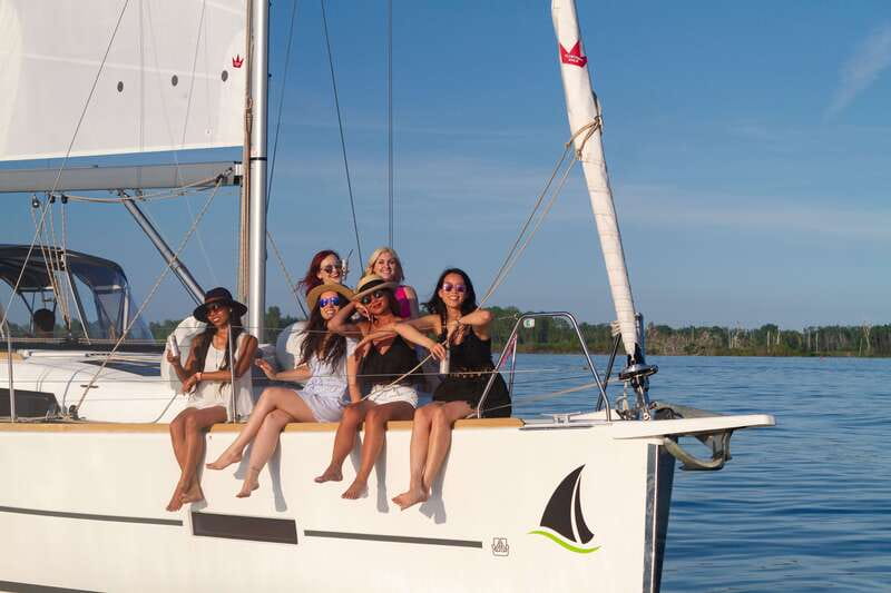 Toronto: Sailing Yacht Cruise of Toronto Harbor and Islands - Why Toronto Harbour is best seen from the water
