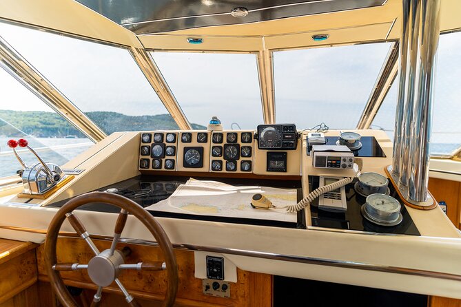 Tour of Ischia in Private Yacht - Forio and Citara: white churches, myths, and volcanic water