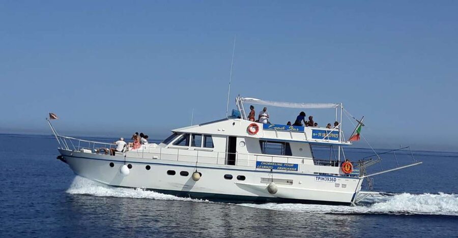 Trapani: Yacht Excursion to Levanzo and Favignana with Lunch - Two hours of free time in Favignana