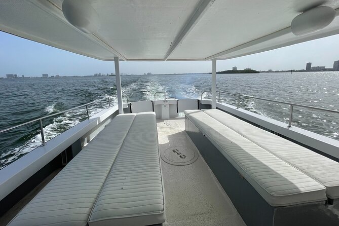 Up to 34Pax Bachelorette Party Boat & Yacht Rental Miami - Activities, equipment, and the three-hour clock