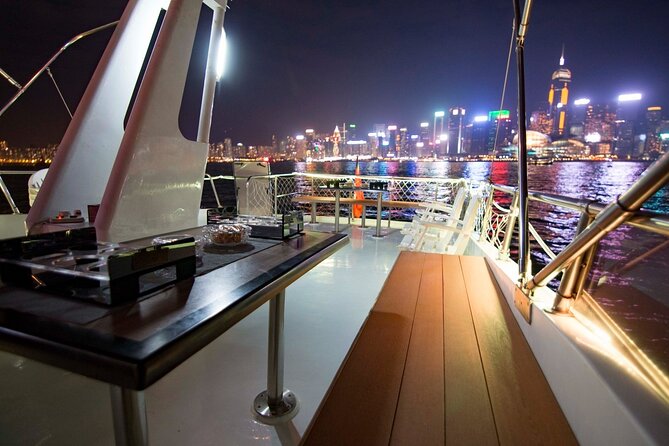 Victoria Harbour Yacht Night Cruise - DREAMER：Tourguide & Photos - Why Victoria Harbour works best after dark