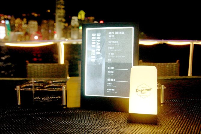 Victoria Harbour Yacht Night Cruise - DREAMER：Tourguide & Photos - The photography help is unusually practical